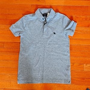 NWOT Men's Abercrombie and Fitch grey polo t-shirt